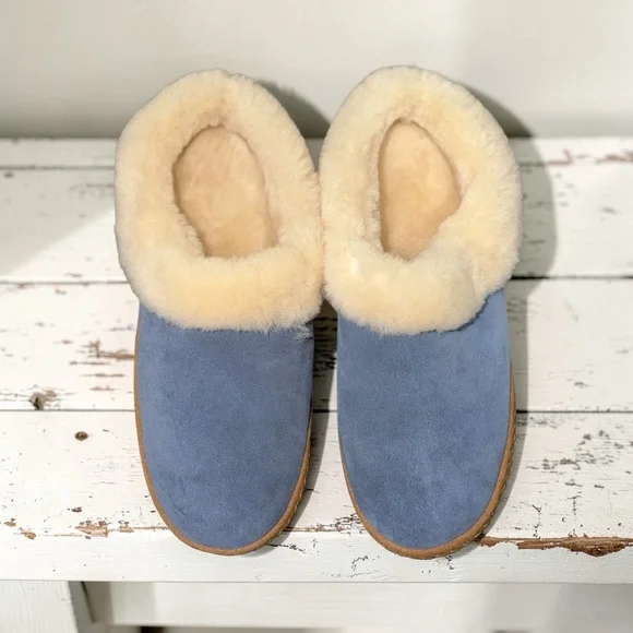 L.L. Bean Women’s Blue Suede Wicked Good Shearling Moccasin Slippers Size 9 - Picture 2 of 5